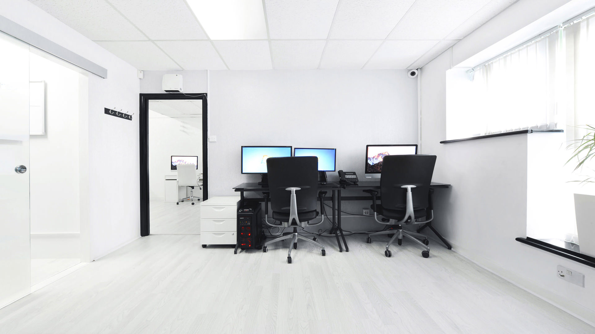 上海辦公室裝修純白色調攝影棚裝修設計-第2張圖片-上海古都建筑設計集團 上海辦公室裝修純白色調攝影棚裝修設計-第2張圖片-上海古都建筑設計集團