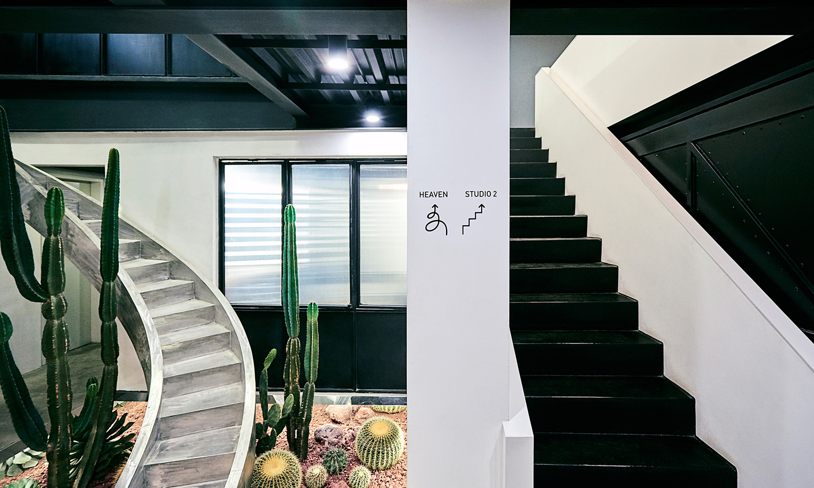 閔行區120平黑白色調攝影棚辦公室裝修設計-第3張圖片-上海古都建筑設計集團 閔行區120平黑白色調攝影棚辦公室裝修設計-第3張圖片-上海古都建筑設計集團