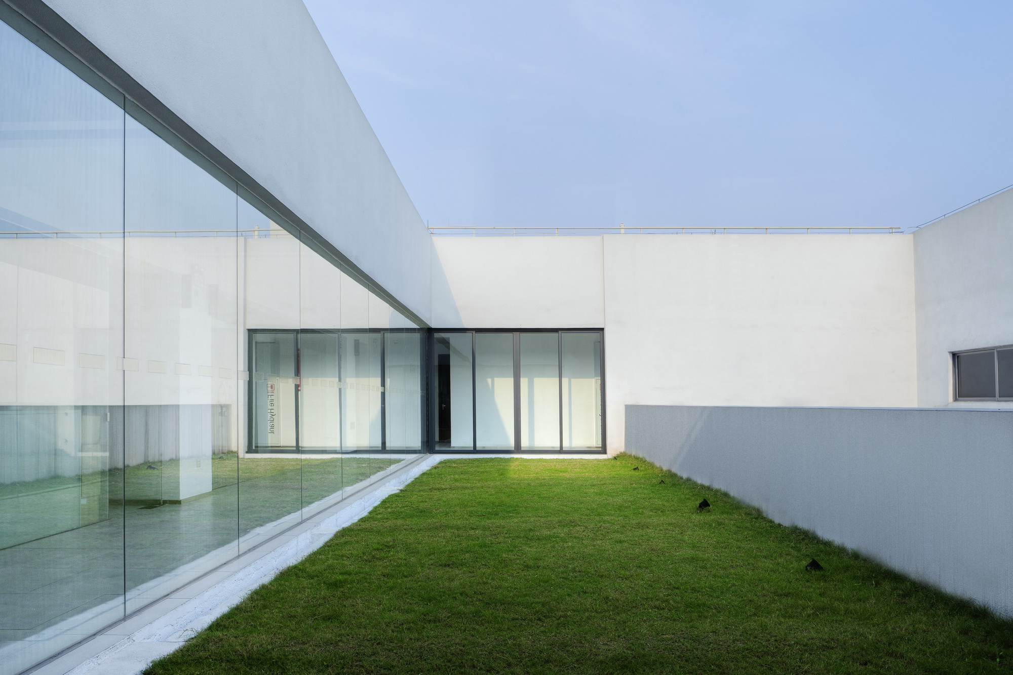 上海辦公樓草坪裝修設計-第4張圖片-上海古都建筑設計集團 上海辦公樓草坪裝修設計-第4張圖片-上海古都建筑設計集團