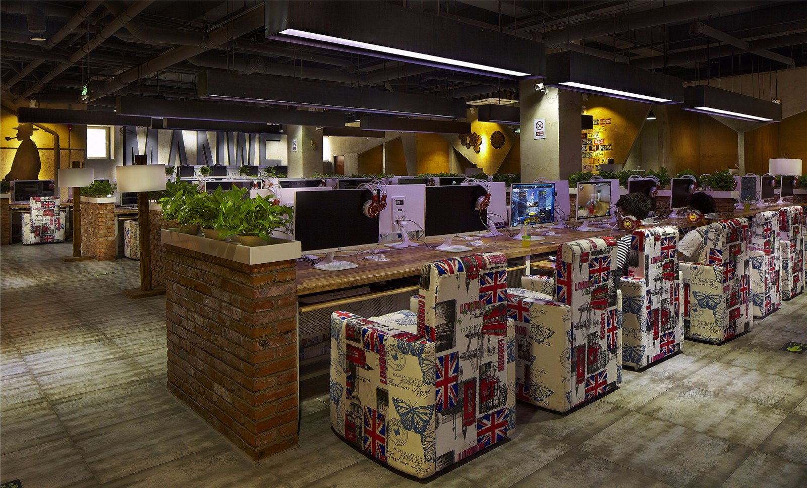 浦東新區工業風網吧裝修設計-第2張圖片-上海古都建筑設計集團 浦東新區工業風網吧裝修設計-第2張圖片-上海古都建筑設計集團