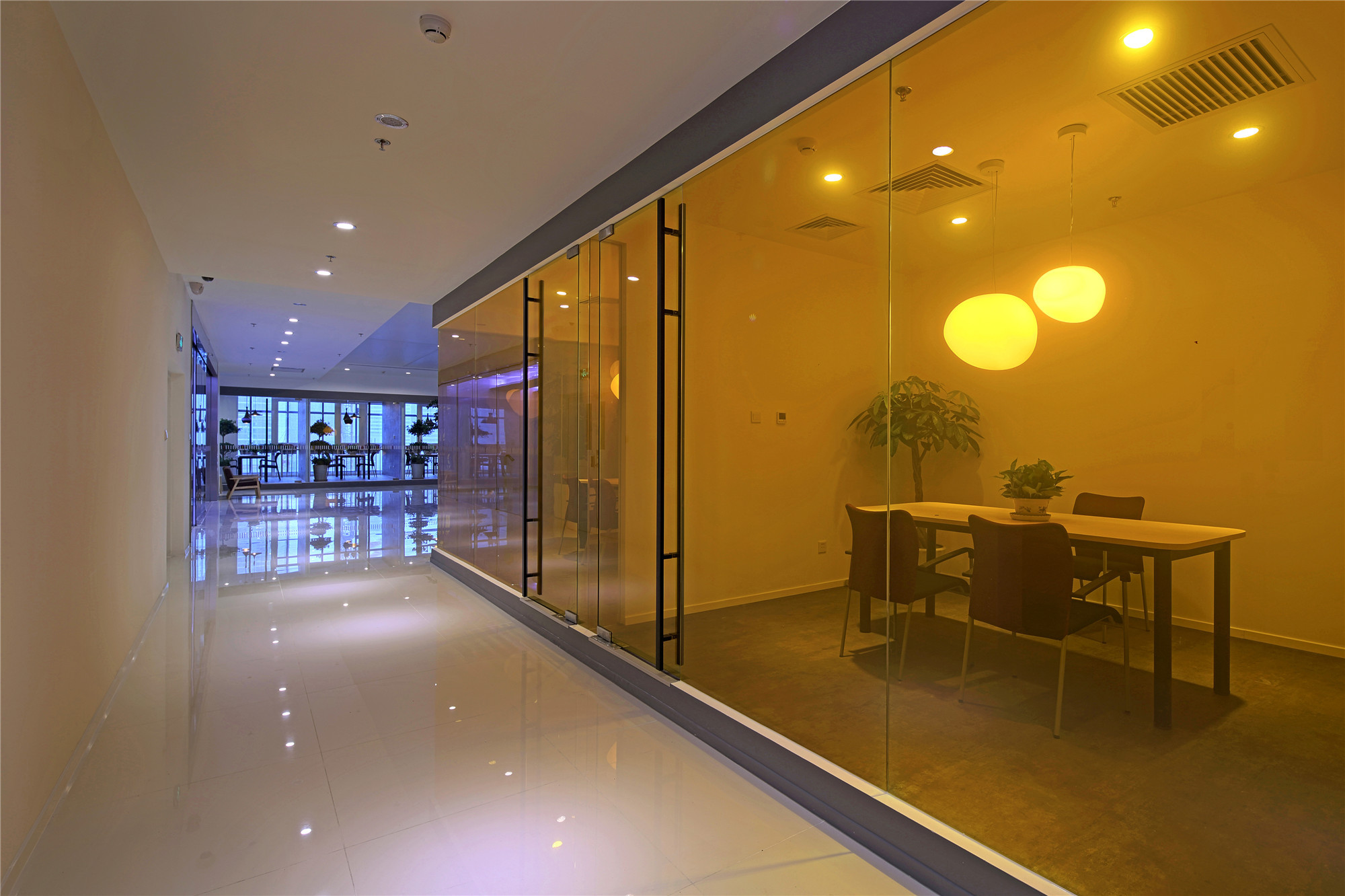 現(xiàn)代時尚辦公室裝修設(shè)計效果圖-第1張圖片-上海古都建筑設(shè)計集團(tuán) 現(xiàn)代時尚辦公室裝修設(shè)計效果圖-第1張圖片-上海古都建筑設(shè)計集團(tuán)