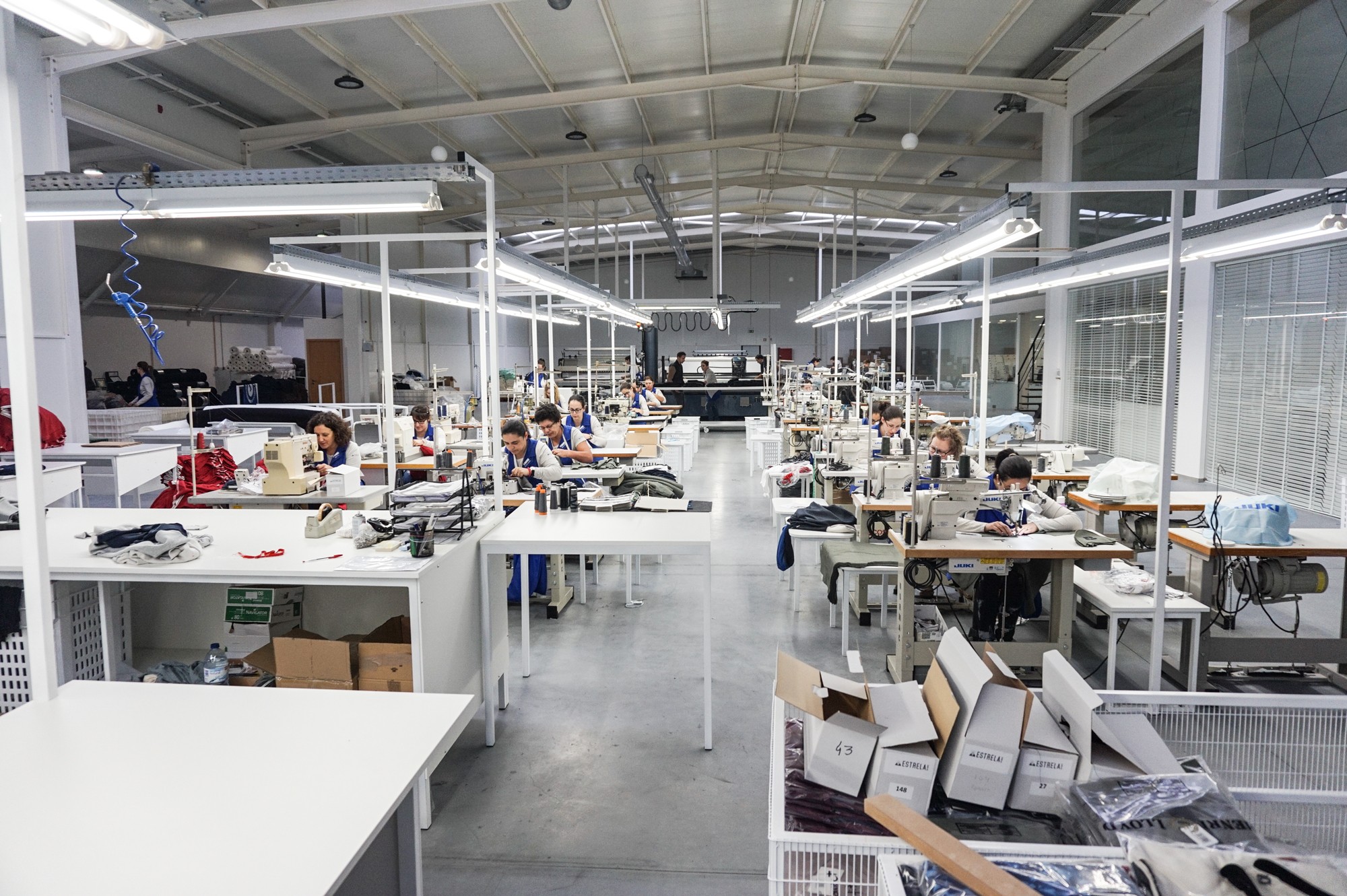 大型服裝生產(chǎn)車(chē)間裝修設(shè)計(jì)-第3張圖片-上海古都建筑設(shè)計(jì)集團(tuán) 大型服裝生產(chǎn)車(chē)間裝修設(shè)計(jì)-第3張圖片-上海古都建筑設(shè)計(jì)集團(tuán)