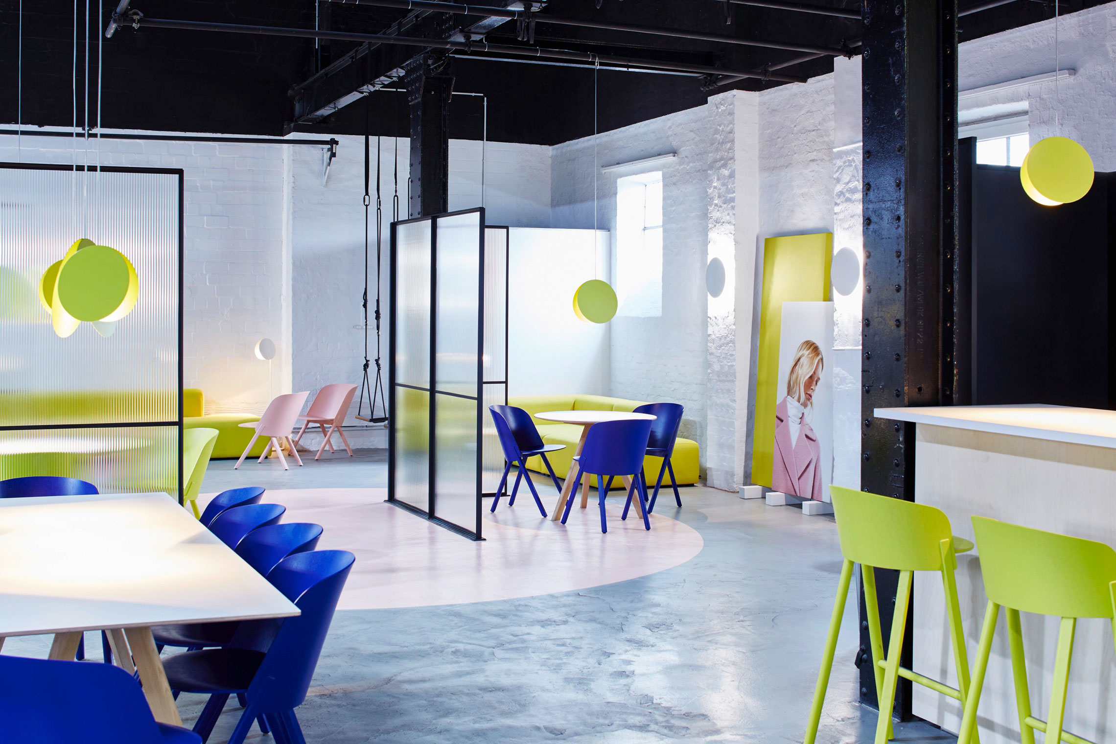 現(xiàn)代創(chuàng)意攝影棚裝修設(shè)計(jì)-第3張圖片-上海古都建筑設(shè)計(jì)集團(tuán) 現(xiàn)代創(chuàng)意攝影棚裝修設(shè)計(jì)-第3張圖片-上海古都建筑設(shè)計(jì)集團(tuán)