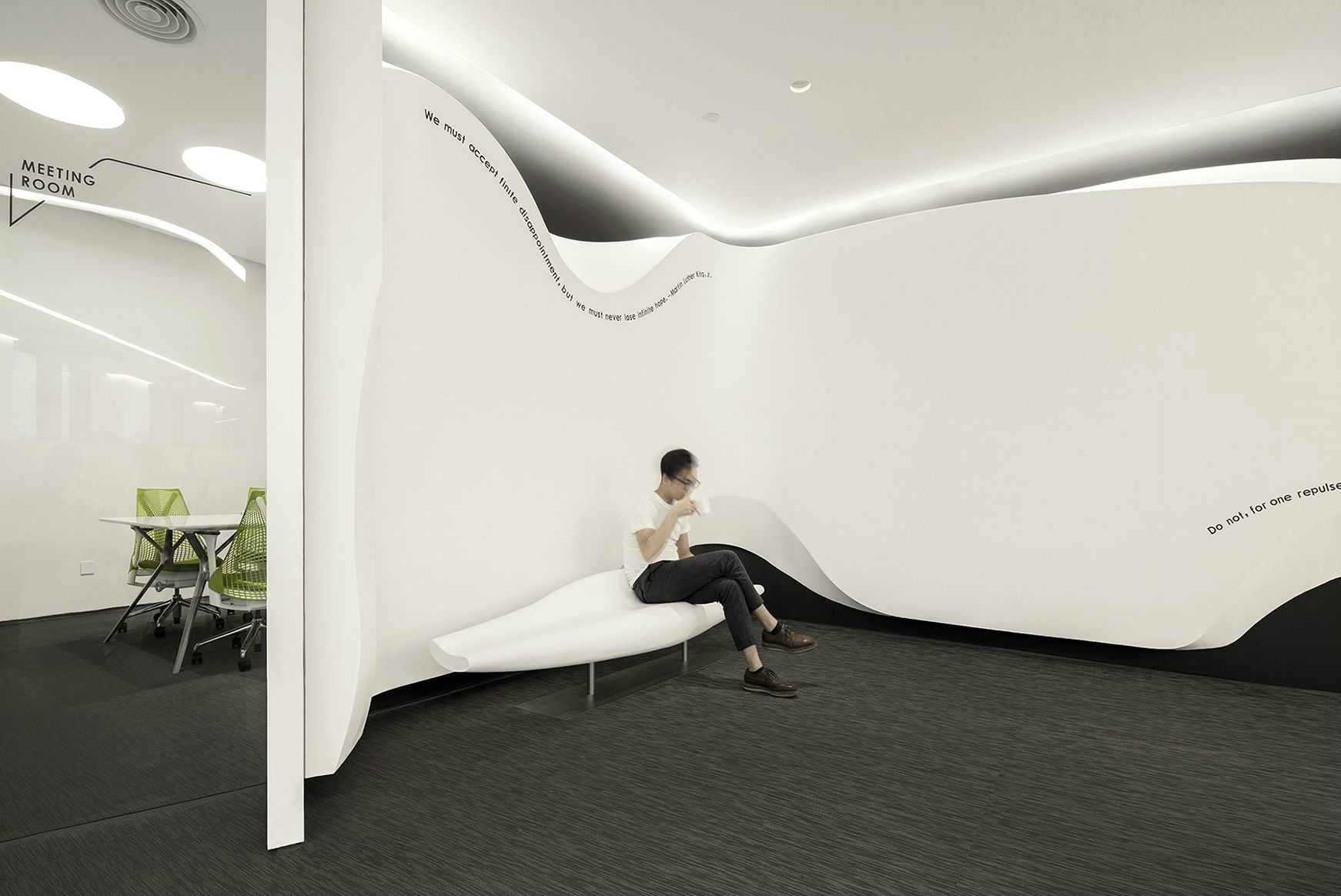 純白科技風格辦公室裝修設計-第4張圖片-上海古都建筑設計集團 純白科技風格辦公室裝修設計-第4張圖片-上海古都建筑設計集團