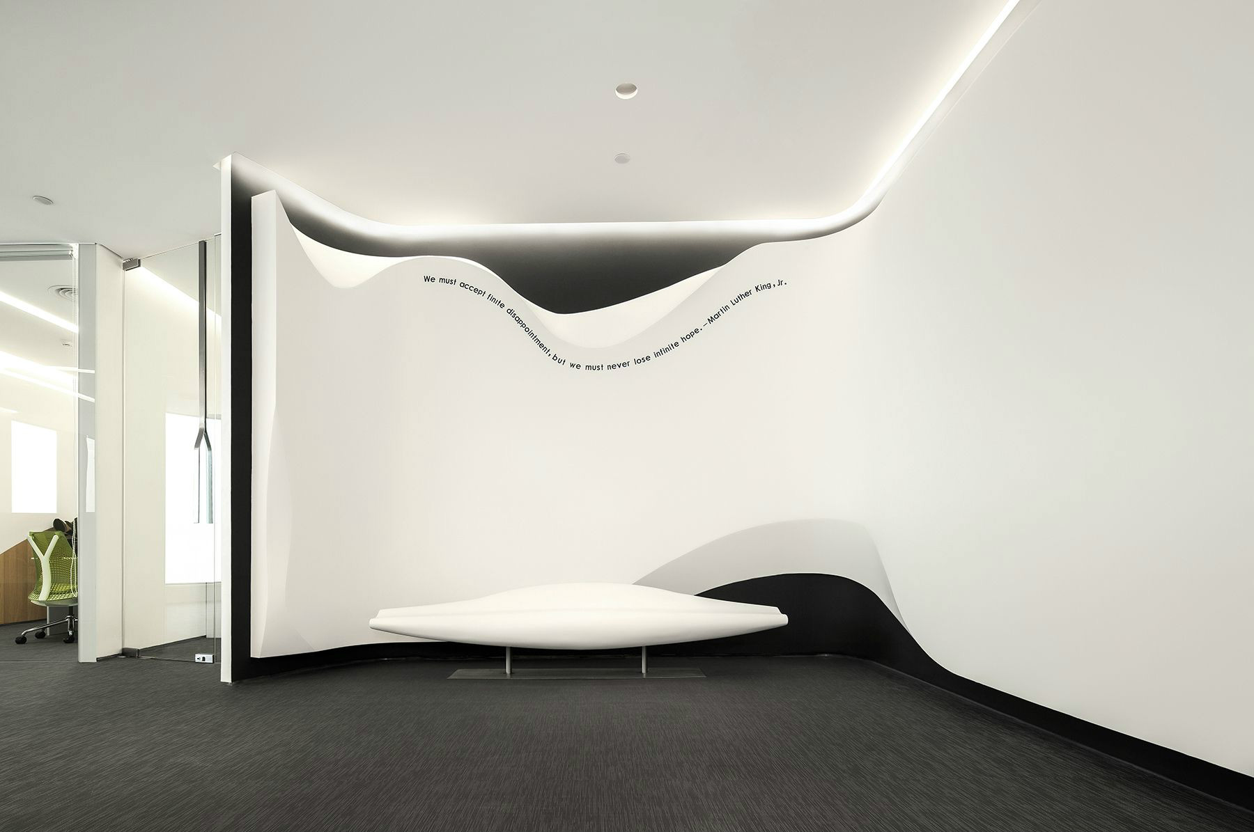 純白科技風格辦公室裝修設計-第3張圖片-上海古都建筑設計集團 純白科技風格辦公室裝修設計-第3張圖片-上海古都建筑設計集團