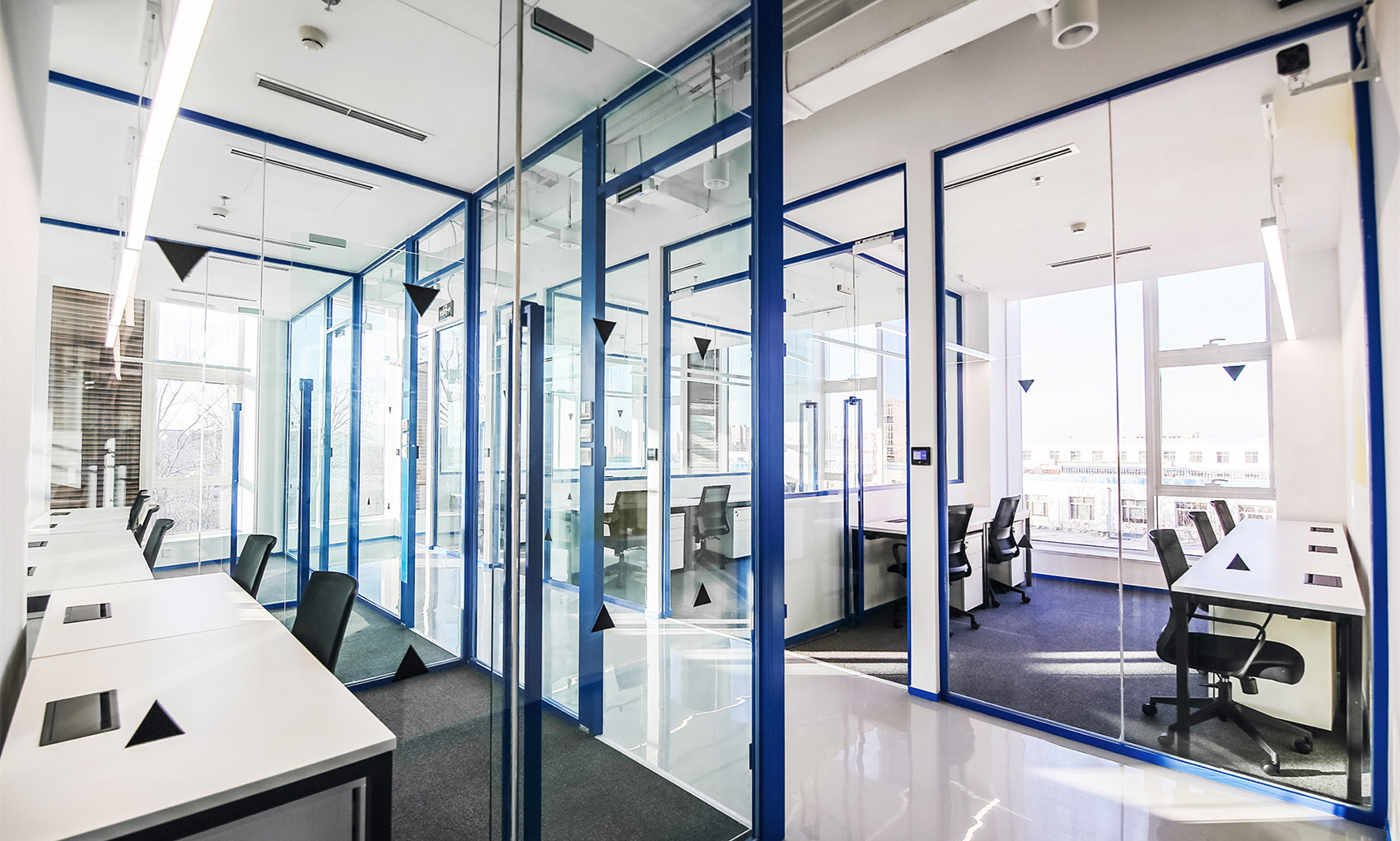 工業(yè)建筑風(fēng)格辦公室裝修設(shè)計-第3張圖片-上海古都建筑設(shè)計集團(tuán) 工業(yè)建筑風(fēng)格辦公室裝修設(shè)計-第3張圖片-上海古都建筑設(shè)計集團(tuán)